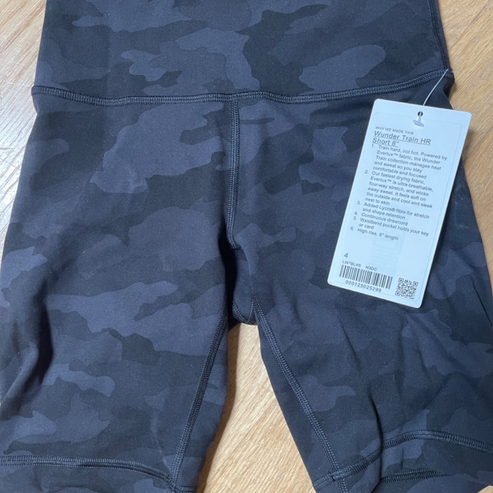 Lululemon - Picture 3 of 3